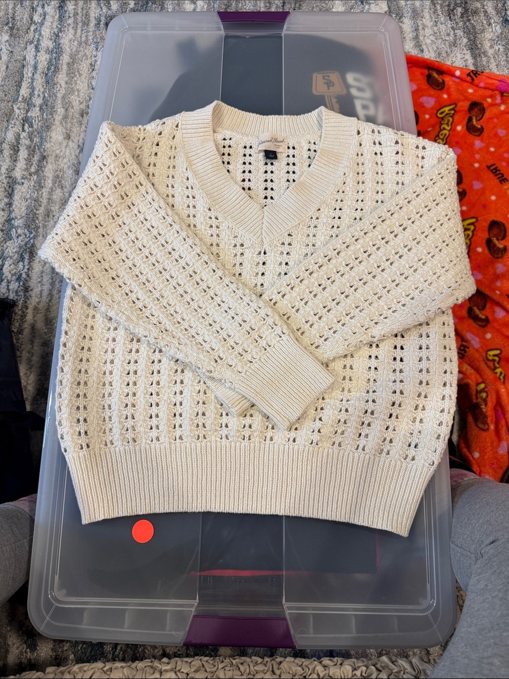 Universal Thread Cream Open-Weave V-Neck Sweater